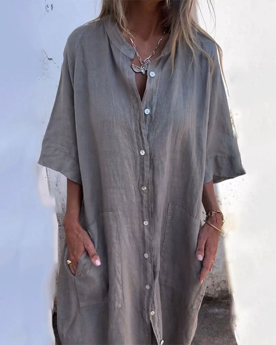 Boho skjortekjole til kvinder i afslappet sommerstil. Løs pasform, V-hals, korte ærmer & flotte farver.