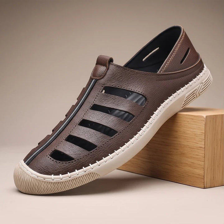 Brun herre fisherman sandal. Lukkede tæer & ventilation, perfekt som afslappet sommersko til udendørs komfort.
