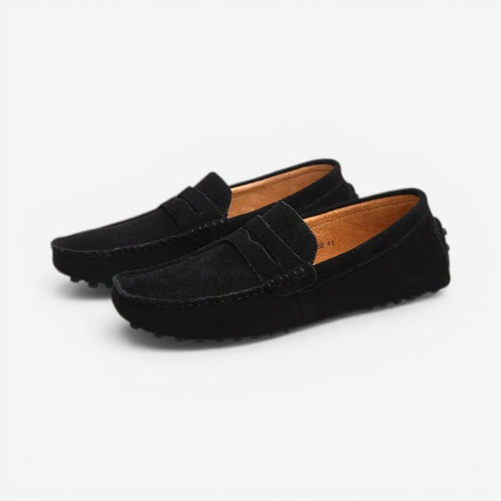 Nem påklædning med disse komfortable slip-on damesko i brun, med skridsikker sål.