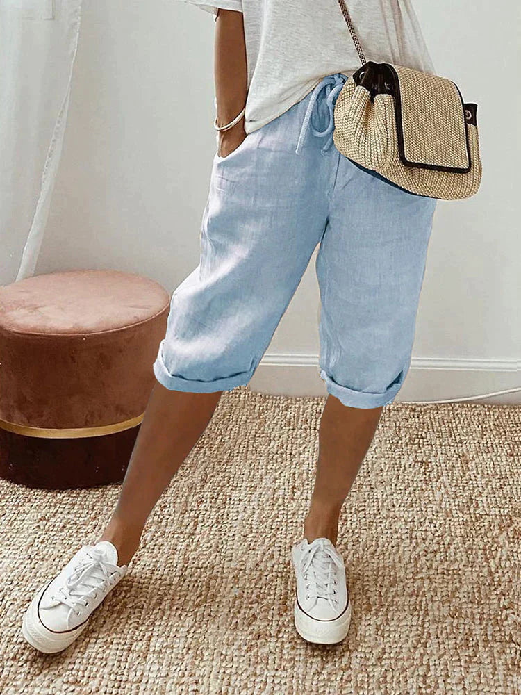 "Casual kvinders shorts i let bomuld med sidelommer og elastisk talje, afslappet pasform til varme sommerdage"