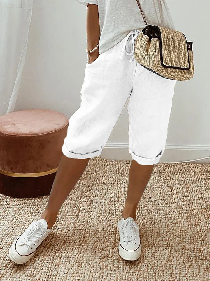 "Casual kvinders shorts i let bomuld med sidelommer og elastisk talje, afslappet pasform til varme sommerdage"