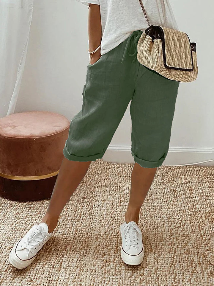 "Casual kvinders shorts i let bomuld med sidelommer og elastisk talje, afslappet pasform til varme sommerdage"