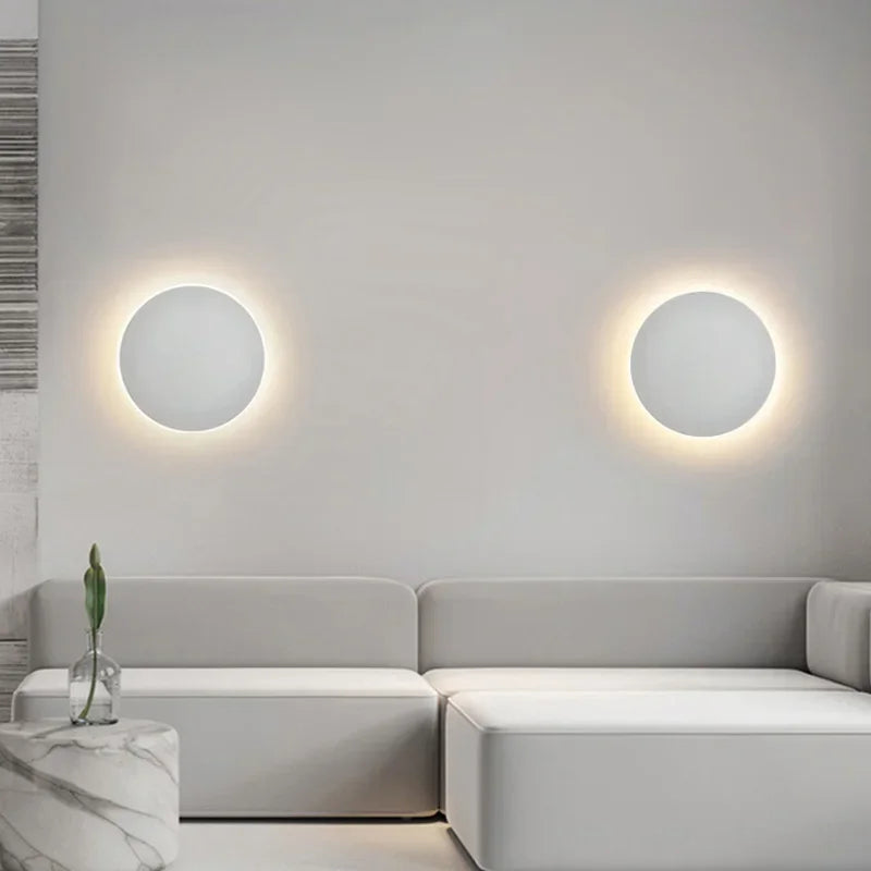 Moderne CircleBeam LED væglampe. Vægmonteret, minimalistisk design og perfekt til stilfuld indretning.