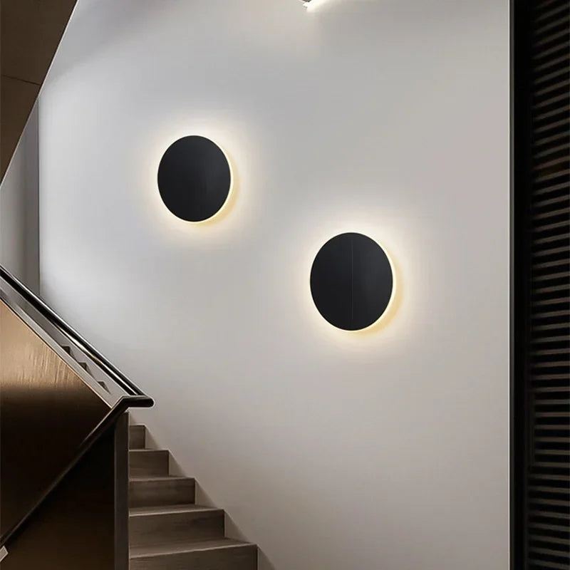 Elegant CircleBeam LED væglampe. Vægmonteret og moderne belysning med minimalistisk og cirkulært design.