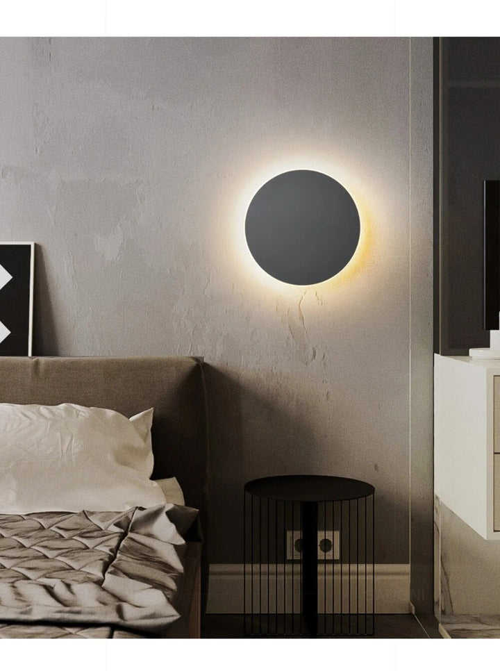 CircleBeam LED væglampe til hjemmebelysning. Moderne, vægmonteret og energibesparende cirkulær lampe.