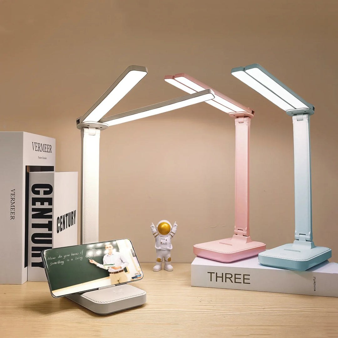 Dæmpbar LED bordlampe, USB opladelig og foldbar. Perfekt som bærbar natlampe eller læselampe med øjenbeskyttelse.