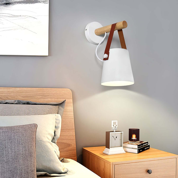 Konisk Væglampe i Træ med LED | Skandinavisk Design