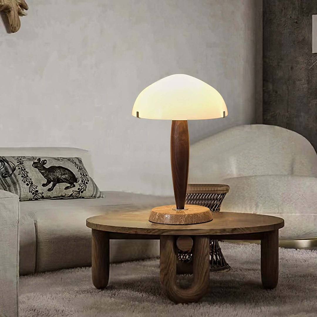 Elegant Bordlampe i Valnød & Marmor