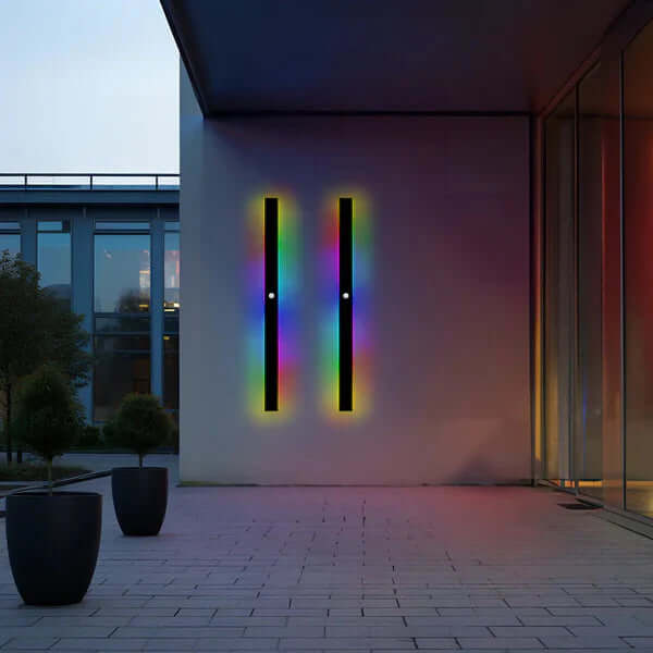Moderne LED-væglampe i metal og akryl