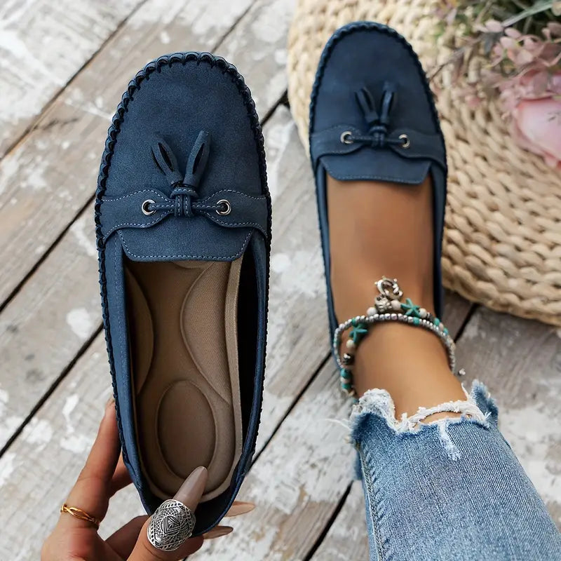 Kvinde bærer Annika ortopædiske loafers. Komfortable og elegante hverdagssko til kvinder.