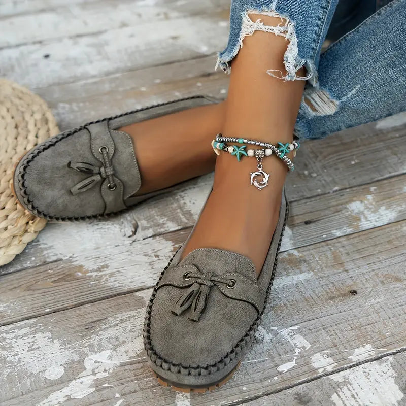 Komfortable Dame Annika loafers i sort med god fodstøtte. Ideelle som ortopædiske hverdagssko.