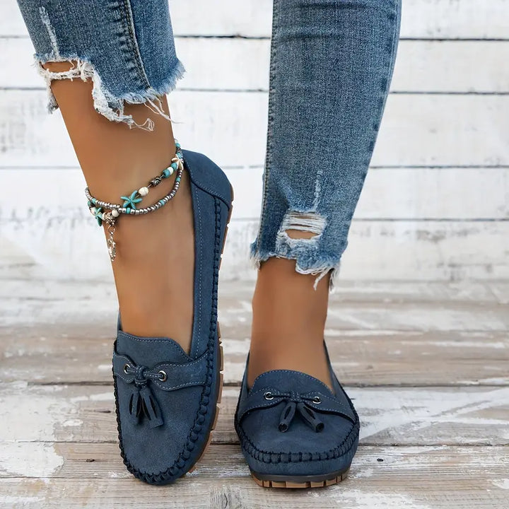 Klassiske beige dame loafers med fodstøtte. Stilfulde Annika komfortsko til kvinder.