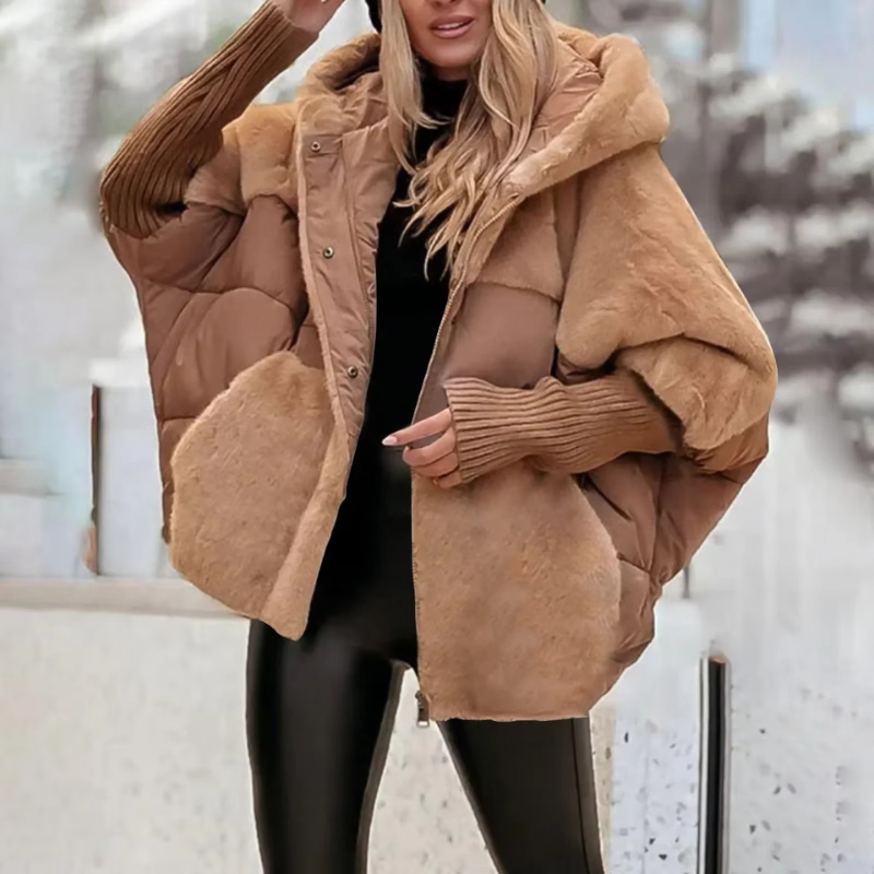 Nærbillede af hætte og lynlås på en stilfuld dame bomberjakke. Perfekt for casual, moderne look.