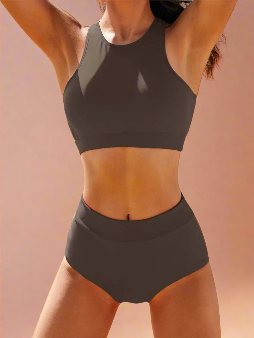 Aktiv sportsbikini, dame højtaljet badedragt. Komfortabelt badetøj til kvinder til pool, sommer & ferie.