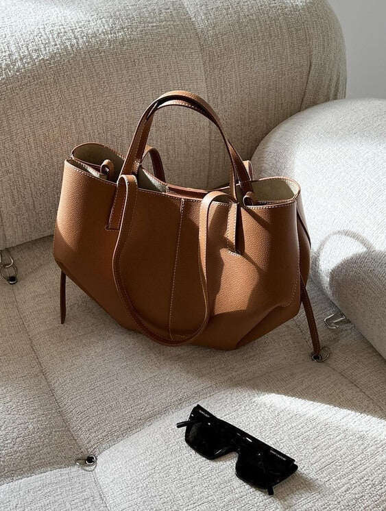 Sort Dame Novalie totebag. Chic og moderne skuldertaske til kvinder, ideel til arbejde og fritid.