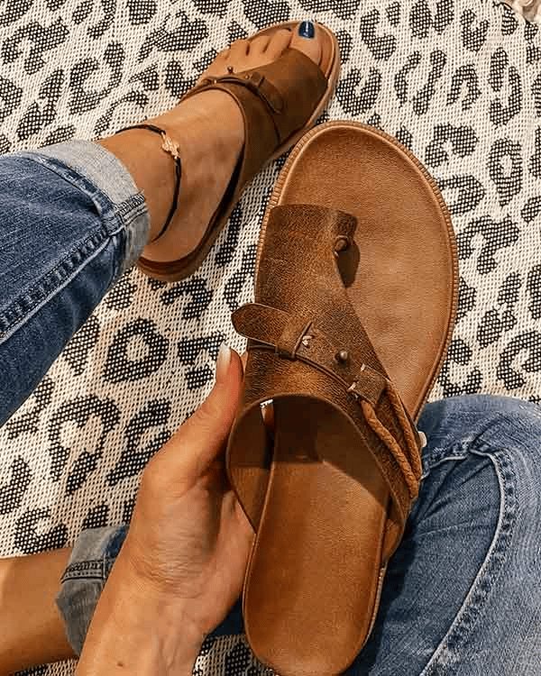 Stilfulde dame sandaler med ortopædisk støtte og åben tå til varme sommerdage.