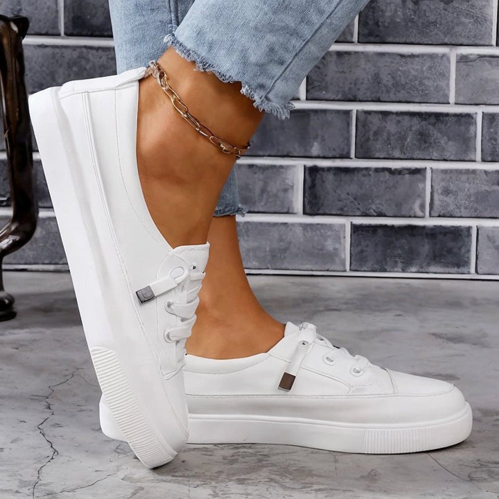 Beige dame ortopædiske sneakers for optimal komfort og stil. Støttende fodtøj perfekt til hverdagsbrug.