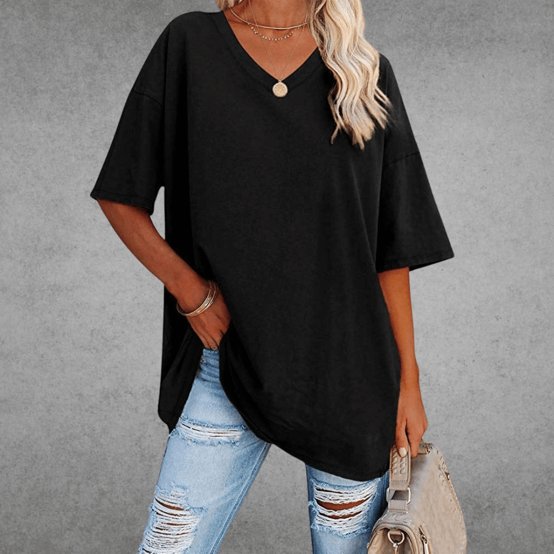 Dame oversized v-hals t-shirt, stilfuld & komfortabel. Perfekt til hverdagstøj.