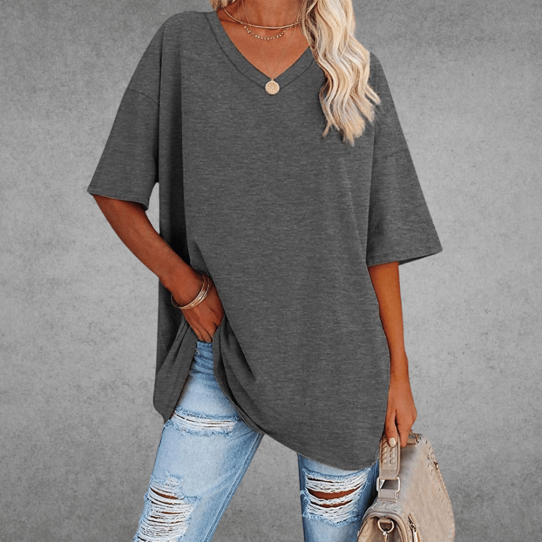 Moderne dame t-shirt, oversized med v-hals. Stilfuld og blød til enhver lejlighed.