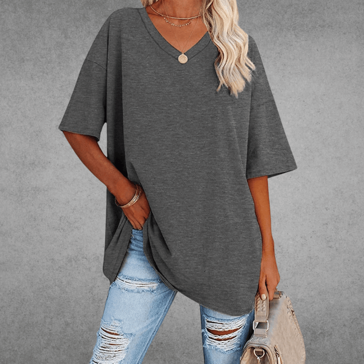 Moderne dame t-shirt, oversized med v-hals. Stilfuld og blød til enhver lejlighed.