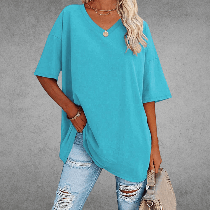 Komfortabel dame t-shirt, oversized med v-hals. Ideel til stilfuld hverdag & sommer.