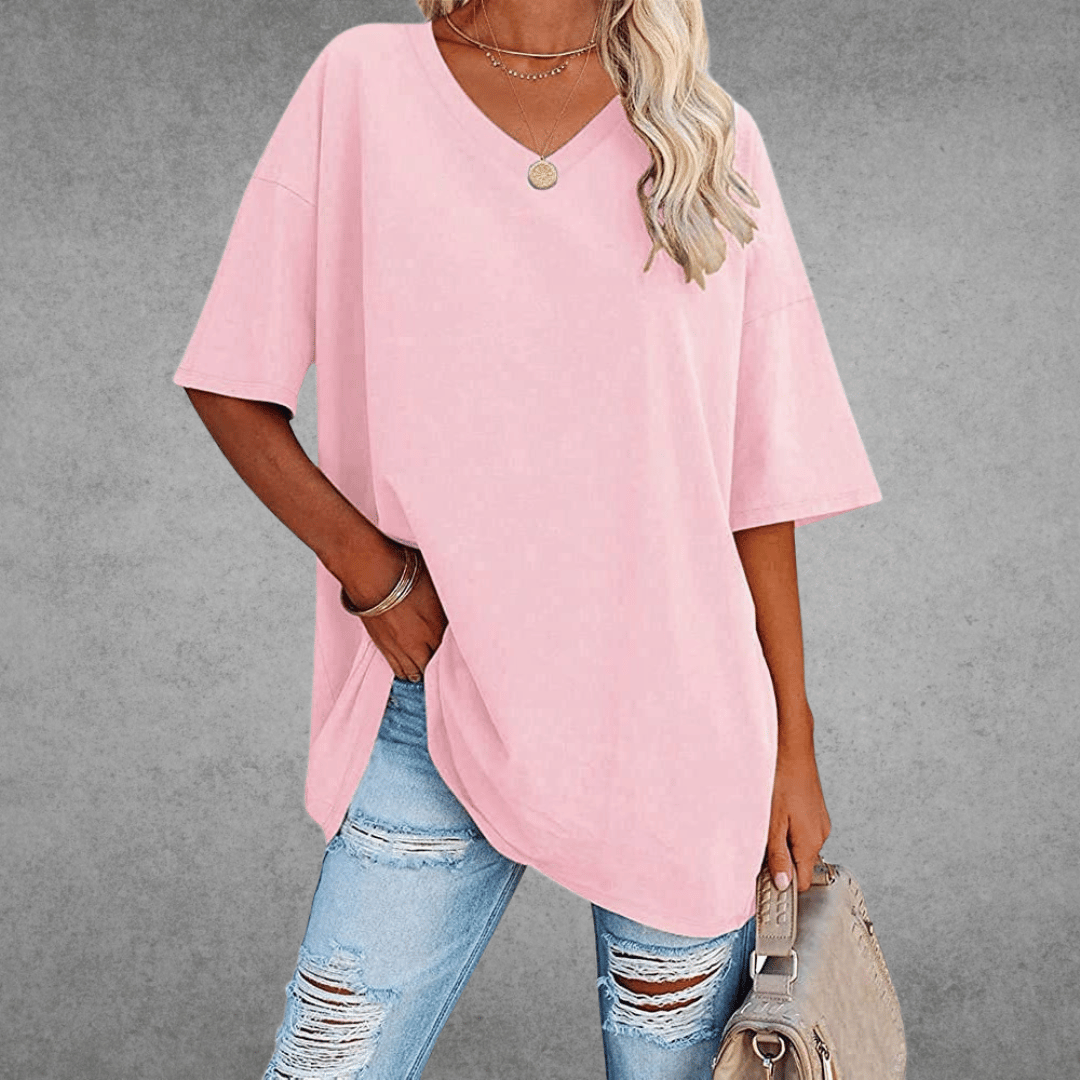 Dame oversized t-shirt med klassisk v-hals. Komfortabelt og blødt sommertøj.