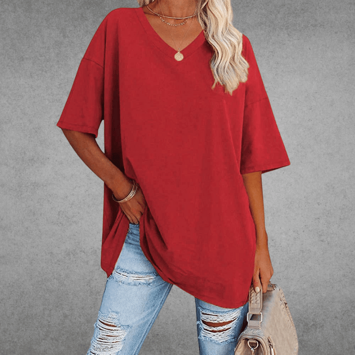 Hverdagstøj: Dame oversized v-hals t-shirt. Stilfuld, komfortabel og blød.