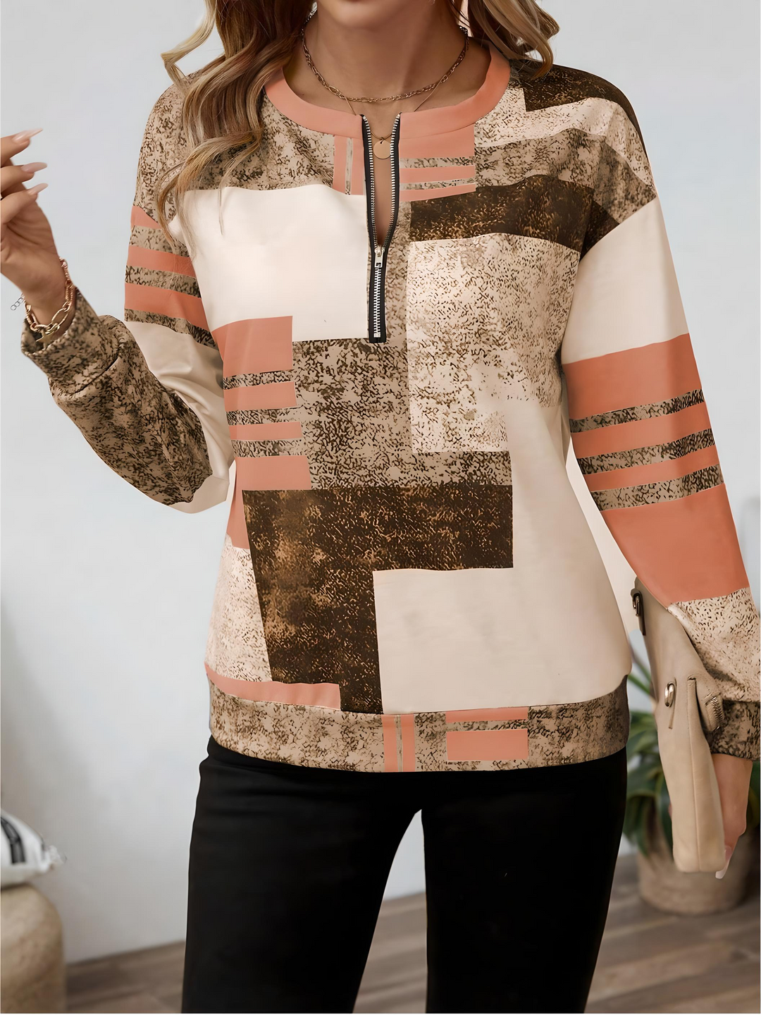 Moderne dame patchwork bluse med lynlås, unikt touch til din hverdagsgarderobe.