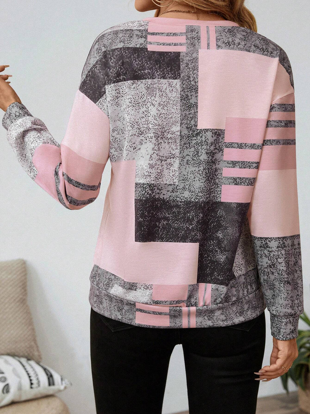 Moderne dame patchwork bluse med lynlås, unikt mønster og blød til casual overdel.