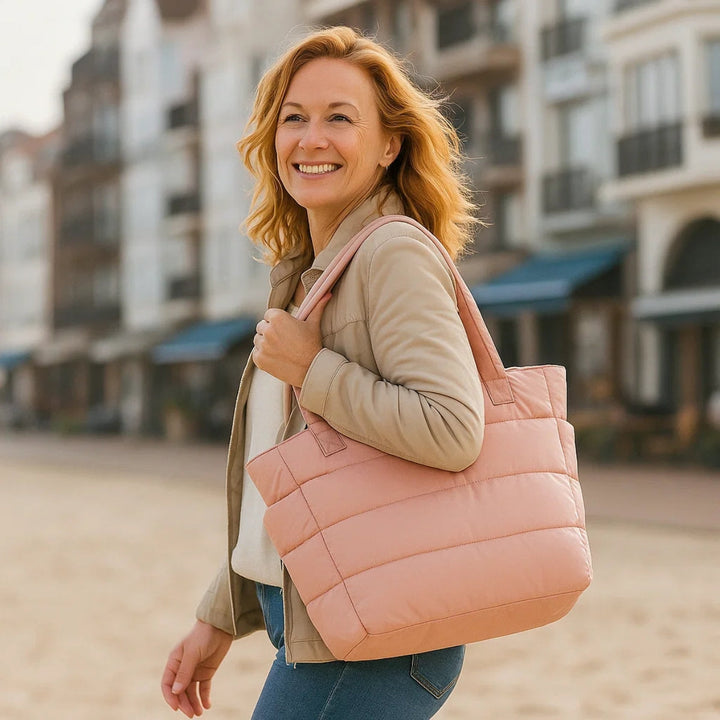 Elegant puffy tote taske, ideel som rejsetaske med plads til alt.