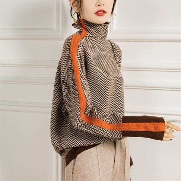 Dame rullekravesweatshirt med stilfulde orange og grønne kontraststriber. Komfortabel og moderne overdel til vinter.