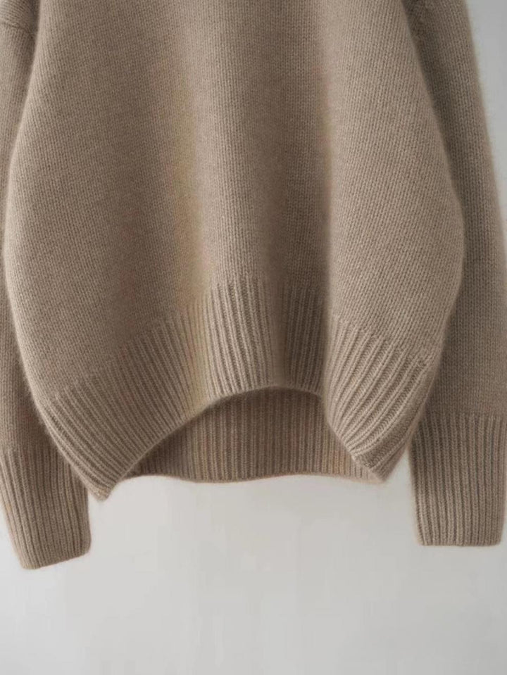 Stilfuld dame rullekravetrøje. Den ultimative behagelige top, der løfter din garderobe med moderne elegance.