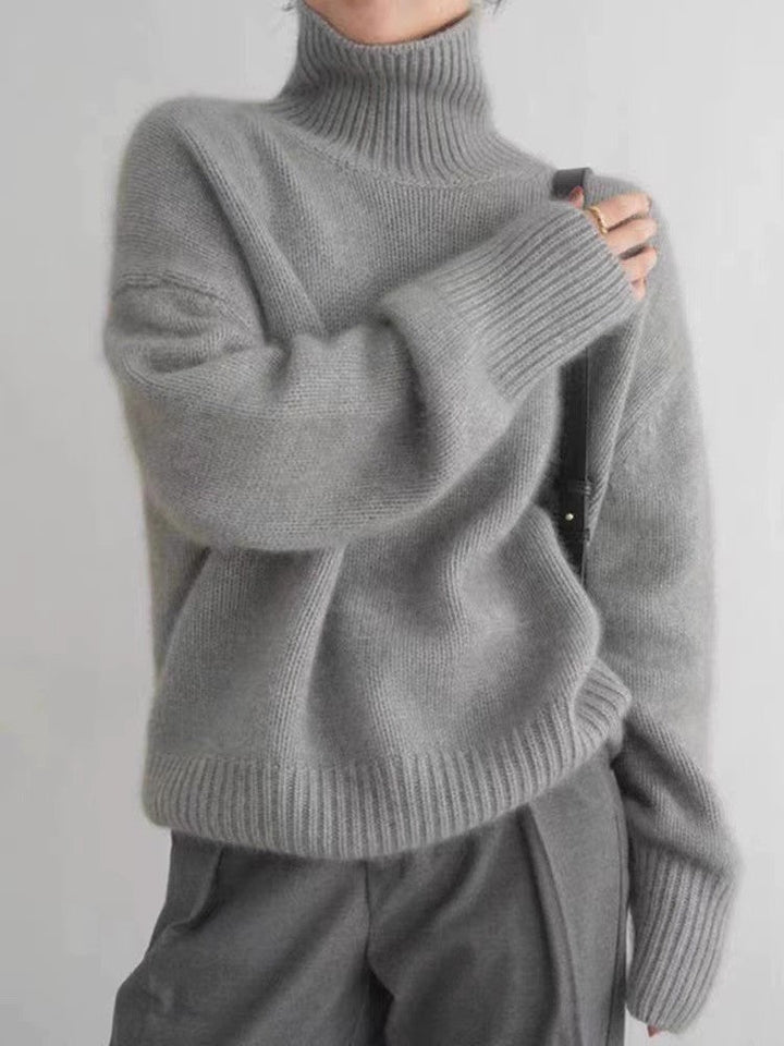 Festlig dame rullekravetrøje. En elegant og moderne top, der passer perfekt til aftenbrug og særlige lejligheder.