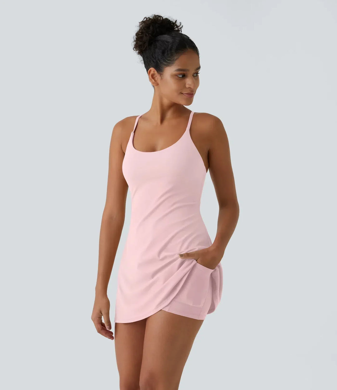 Moderne shaping kjole med integreret bh og shorts, perfekt til stilbevidste kvinder.