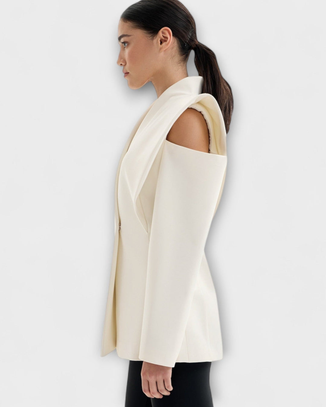 Tidløs, elegant skulder blazer til kvinder fra Norgaard København. Klassisk design med moderne touch.