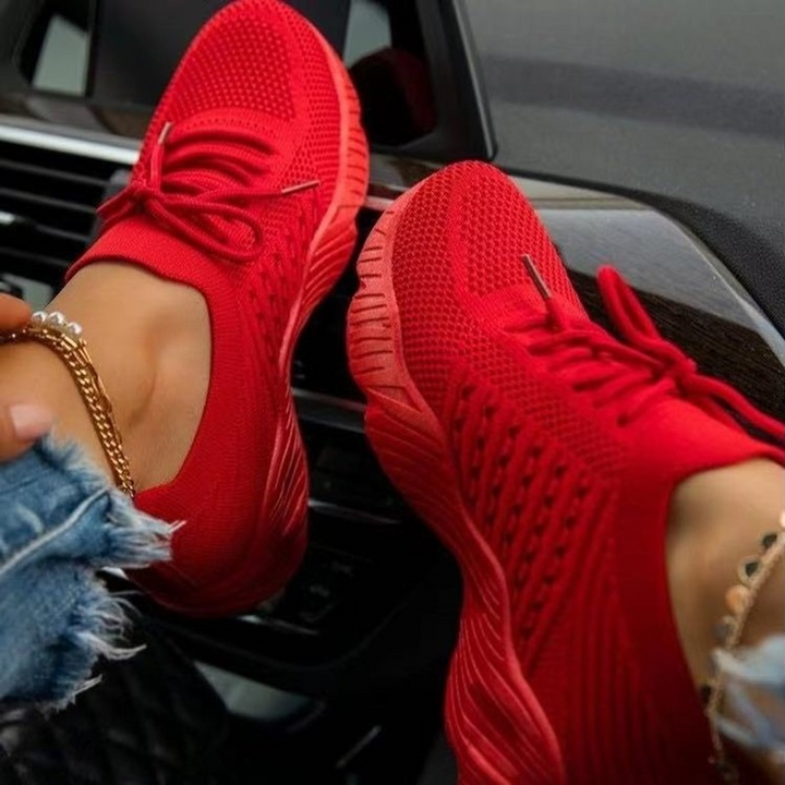 "Dame sneakers i elegant design, komfortabel med fleksibel sål og åndbare materialer, ideel til daglig brug."