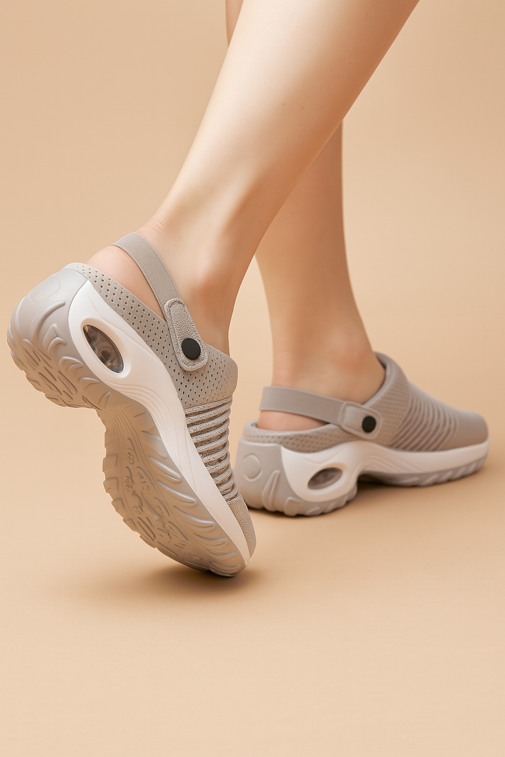 Dame sporty træsko/sandaler med air-cushion sål og ventilation, perfekt til komfort og fritid.