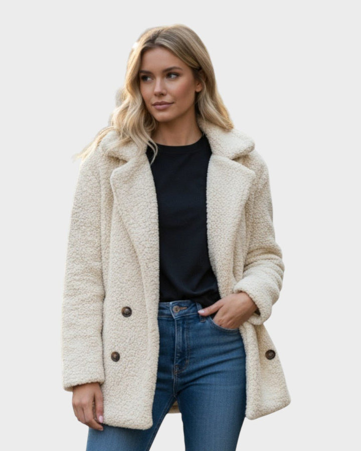 Dame teddyfleece frakke. Varm, elegant og komfortabel vinterfrakke til kvinder.