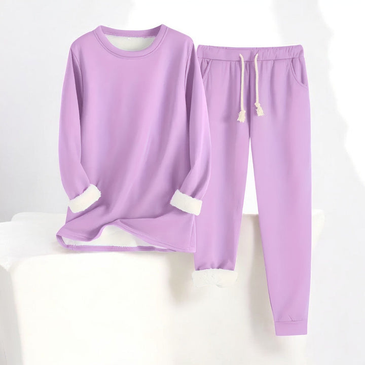 Varmt vinter dame fleecesæt. Termisk komforttøj og blødt hjemmetøj, ideelt som afslappet loungewear.