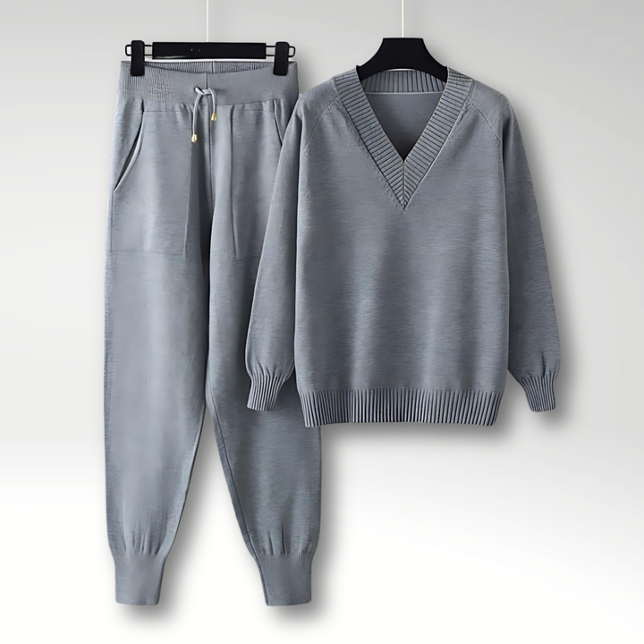 Komforttøj: Blødt damesæt med hoodie og bukser. Perfekt til en afslappet stil.