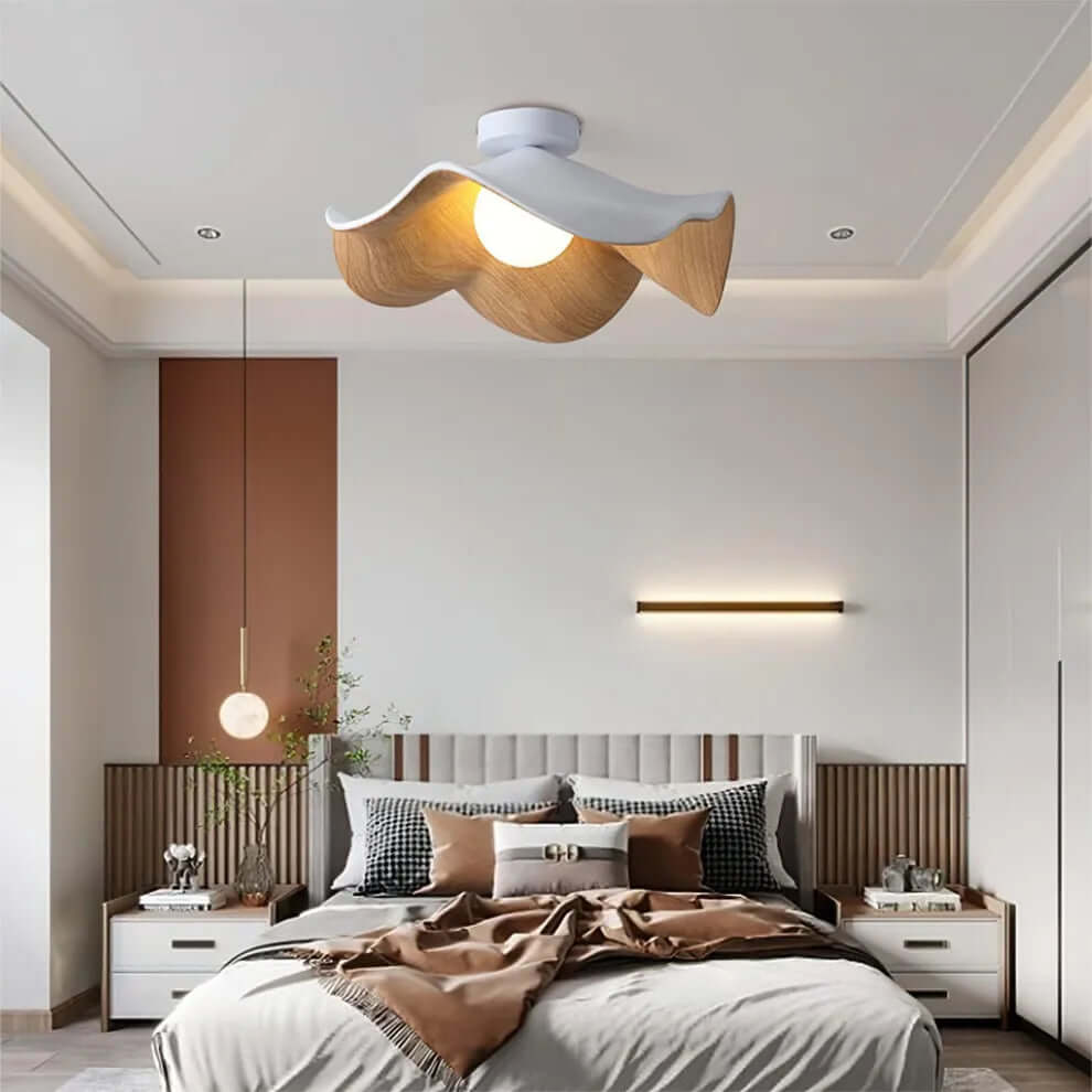 Lotus Loftslampe i Harpiks og Træ