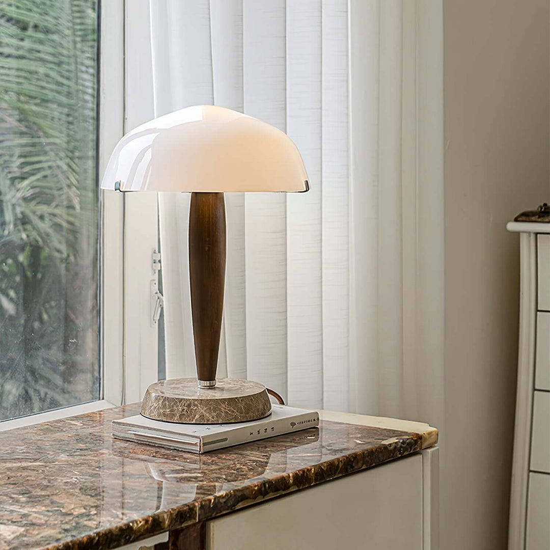 Elegant Bordlampe i Valnød & Marmor