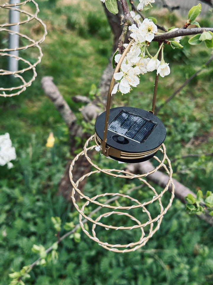 Solcelle spiral dekoration. Smuk LED havebelysning med automatisk funktion og vejrbestandigt design.