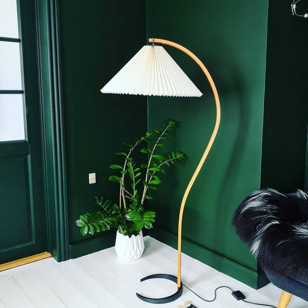 Designer Gulvlampe i Træ & Metal