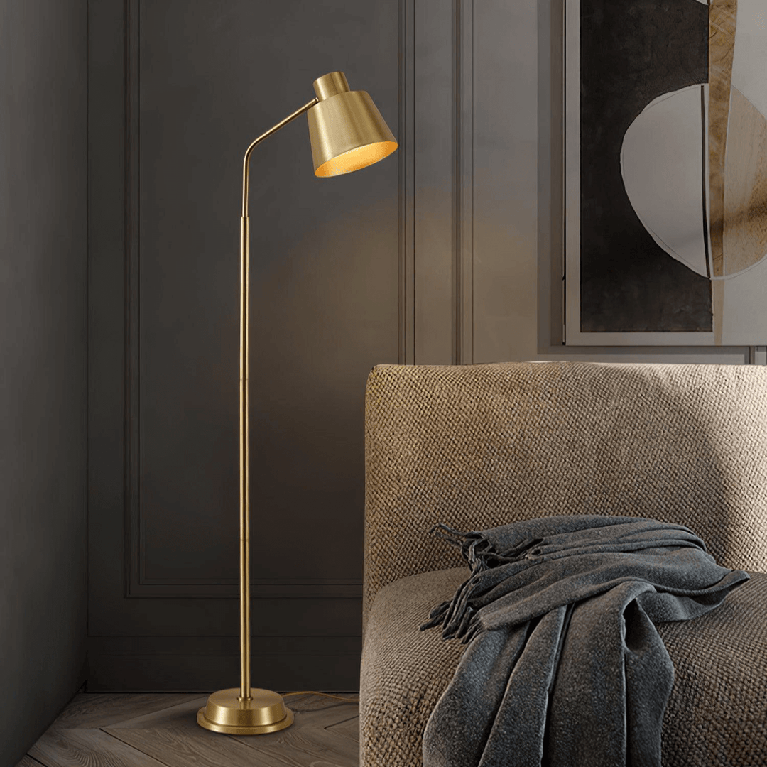 Elegant Gulvlampe i Messing