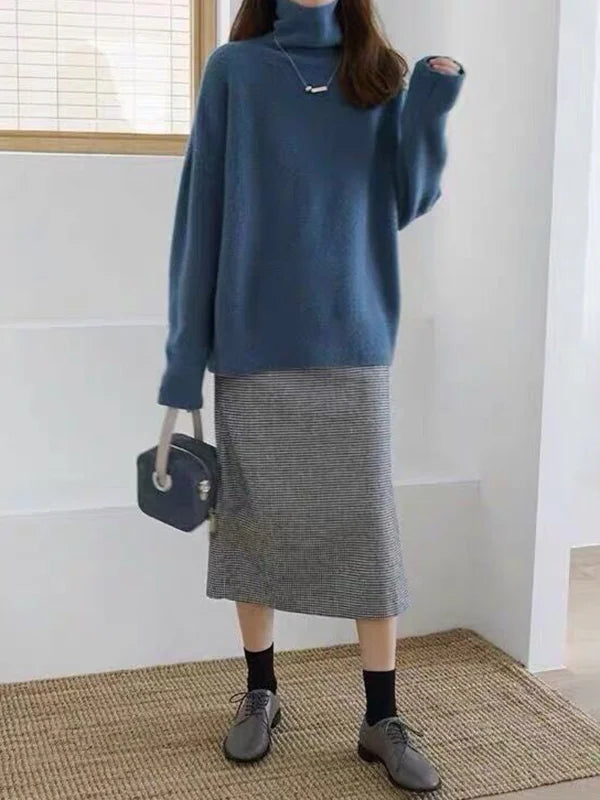 "Eksklusiv cashmere rullekrave for kvinder i beige, blød tekstur, elegant design, perfekt til kølige dage, vinterstil."