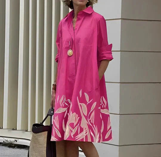"Elegance kombineret med komfort, Julie dame skjortekjole med knapper og klassisk krave. Perfekt til enhver lejlighed."
