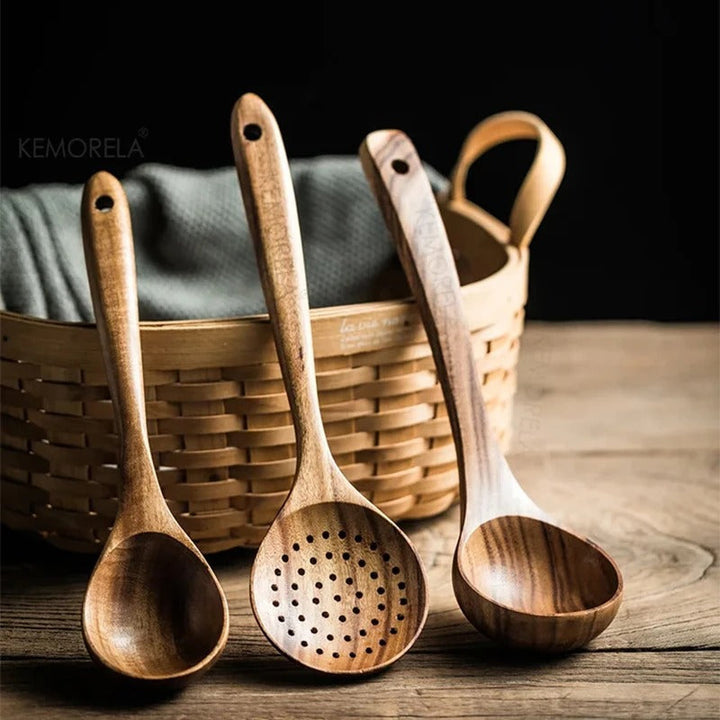"Elegant 7-delt køkkenredskabssæt i moderne design med ergonomiske håndtag, perfekt til enhver køkkenindretning."