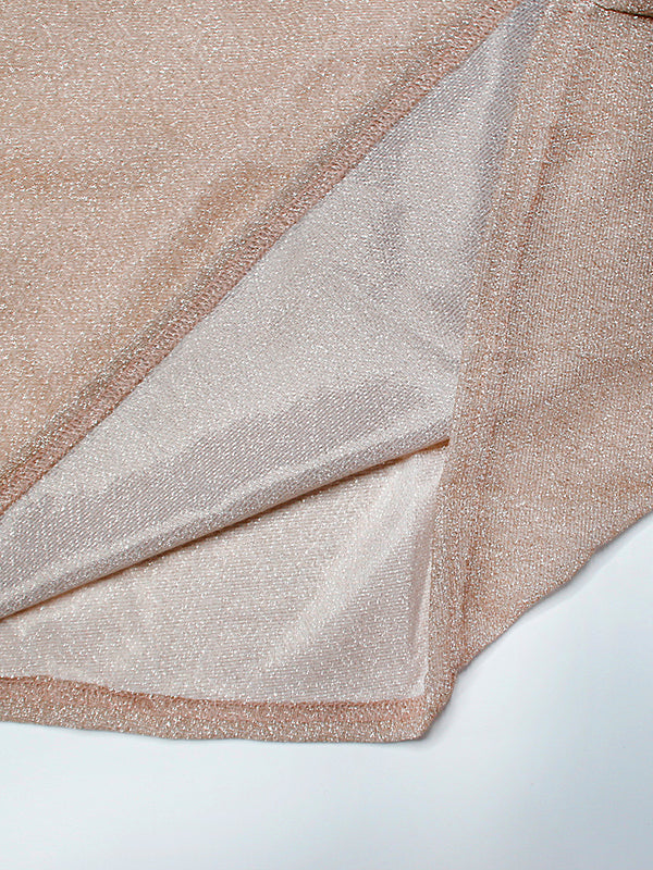 Beige langærmet glimmer maxikjole med elegant V-udskæring og bindebælte.