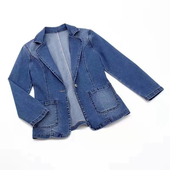 Trendy dame denimblazer i blå. Stilfuld og komfortabel blazer, ideel som alsidig hverdagsjakke.